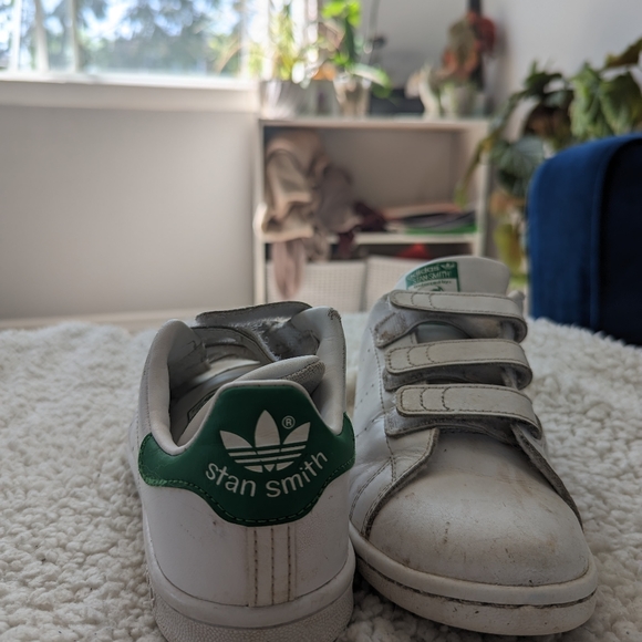 Iconic Adidas Originals Stan Smith Sneakers - Picture 3 of 7